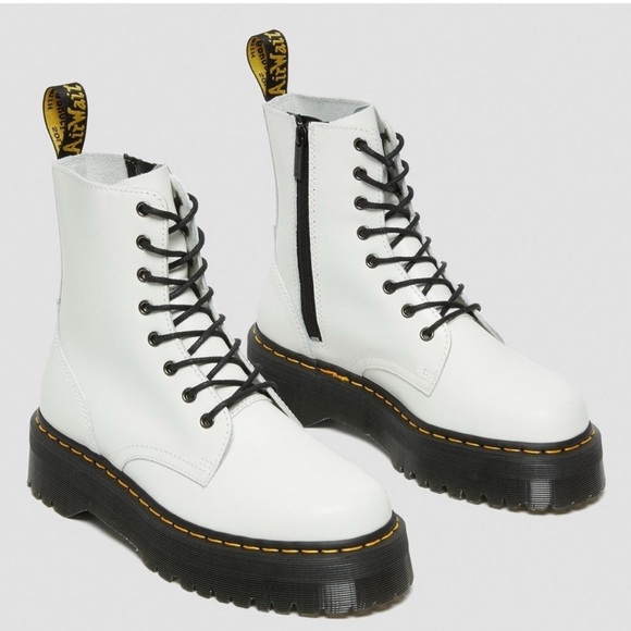 Dr. Martens Shoes - DR MARTENS JADON BOOT
SMOOTH LEATHER
PLATFORMS